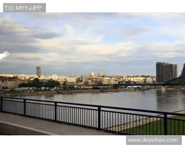 塞尔维亚与黑山女足精彩对决视频直播全程回顾与精彩瞬间分析